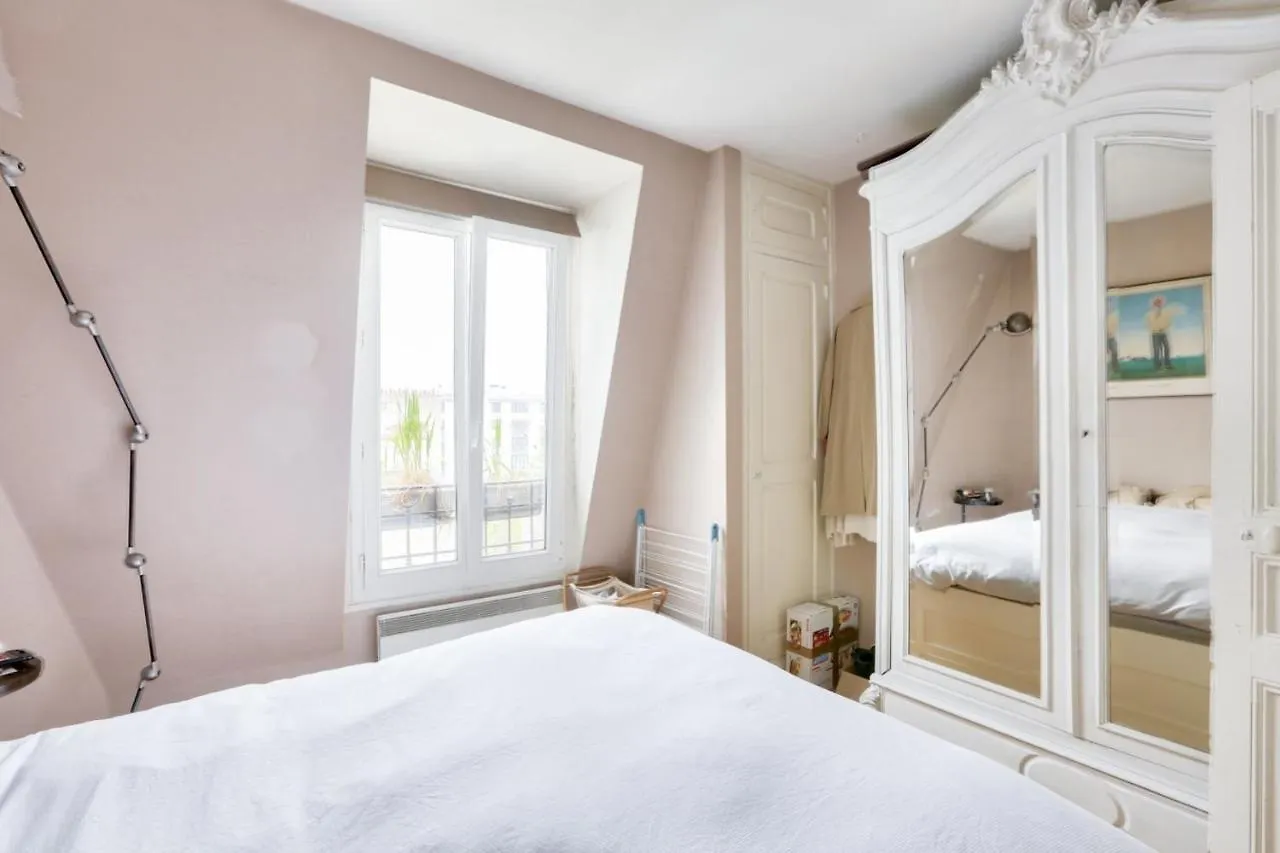 Bright Apartment Ideal For 2 In The 15Th Arrondissement Paris